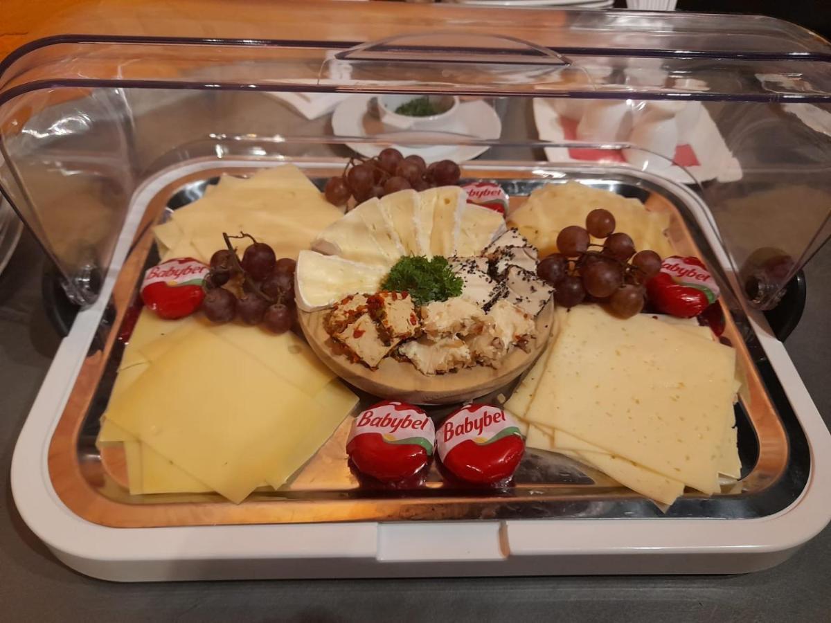 Alt Warburg Hotel Luaran gambar