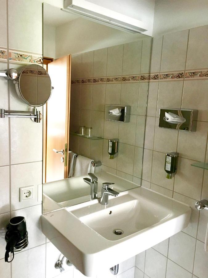 Alt Warburg Hotel Luaran gambar