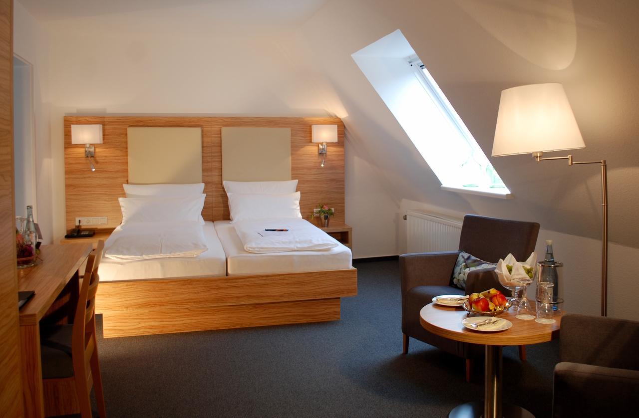 Alt Warburg Hotel Luaran gambar