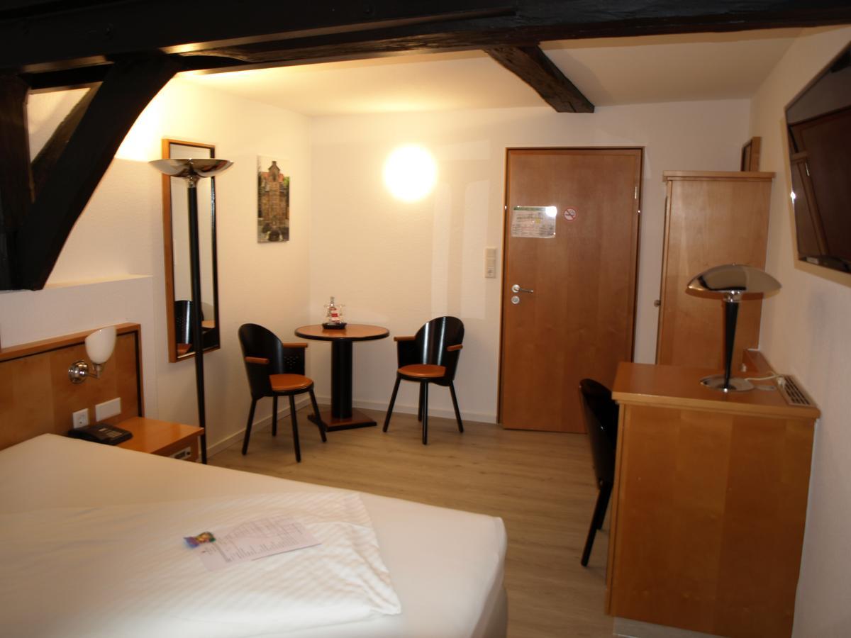 Alt Warburg Hotel Luaran gambar