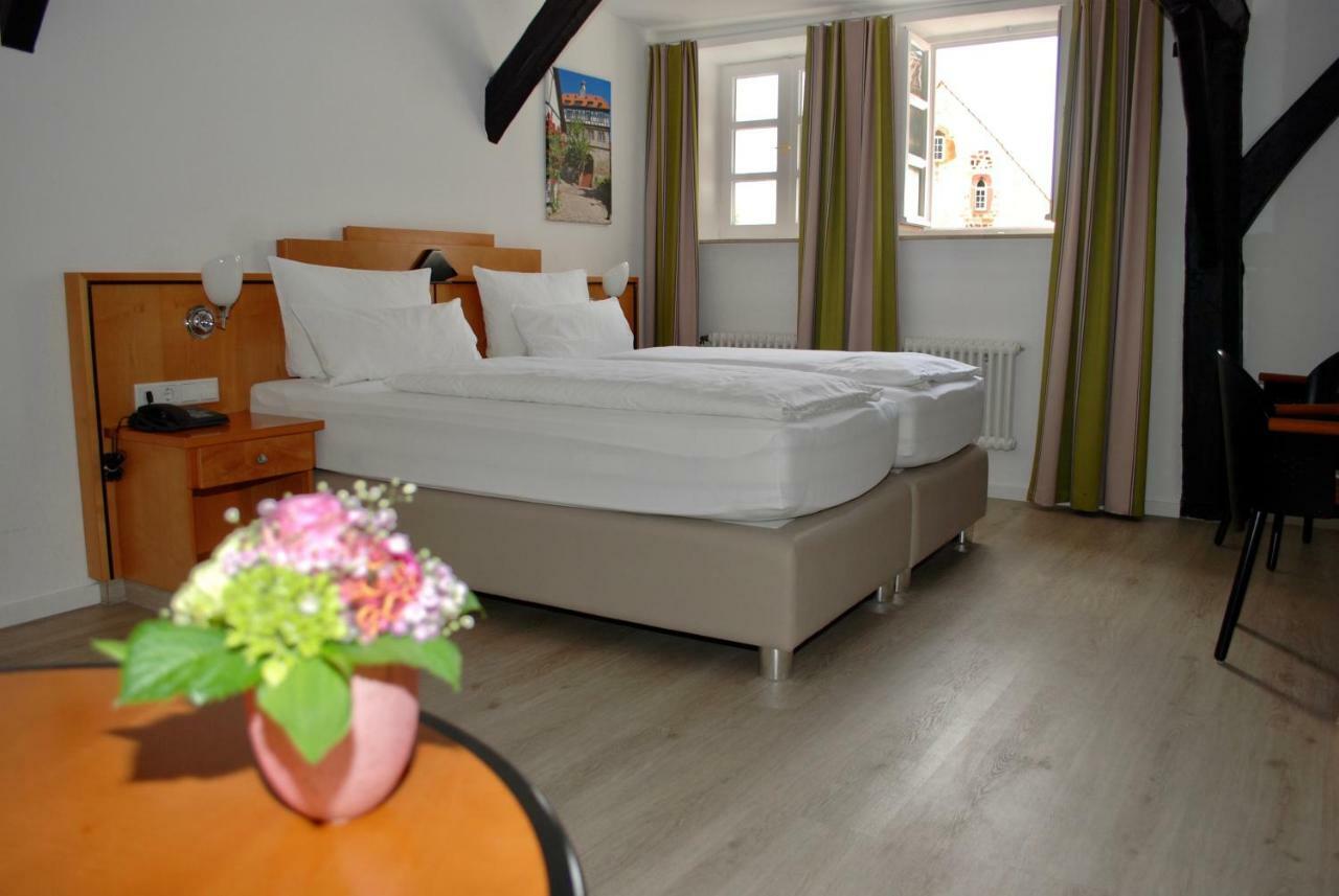 Alt Warburg Hotel Luaran gambar